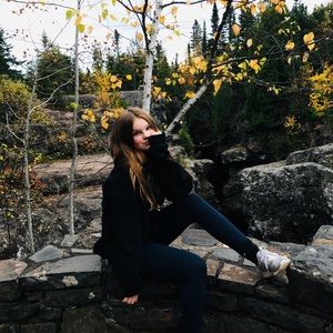 Meet your Posher, Lauren
